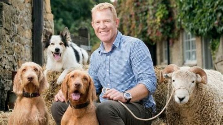 
Is Married? His Bio, Age, Wife, Family, Dogs and Net worth 