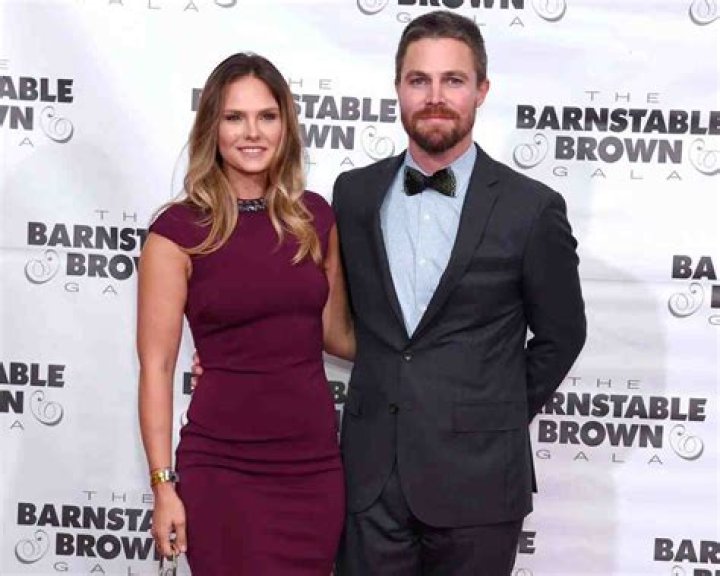 Robbie Amell Height, Net Worth, Age,Wiki, Who, Biography, Boyfriend, Girlfriend