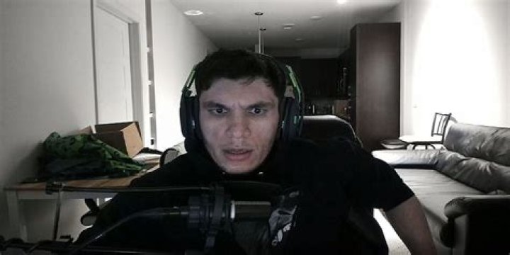 
Twitch Streamer And Crypto Gambler Makes Millions On Trainwreckstv 