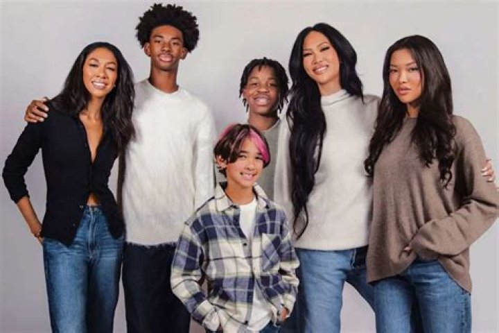 
Who Is Don Burke Wife Marea Burke? Married Life, Kids And Net Worth 