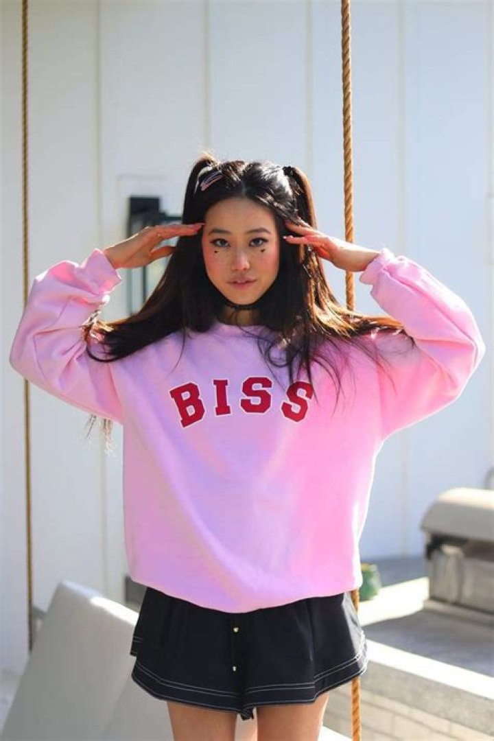 
Who is Stephanie Soo? Is she married? Age, Fiance, Net Worth 